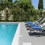 Cypress Garden Hotel