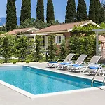Hotel Cypress Garden