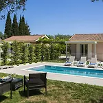 Cypress Garden Hotel Mousata