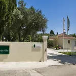 Cypress Garden Hotel Mousata