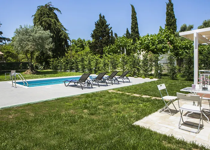 Cypress Garden 3*