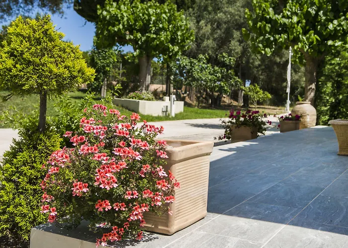 מלון Cypress Garden Mousata