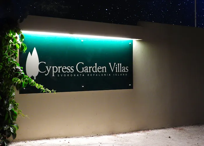 מלון Cypress Garden 3*