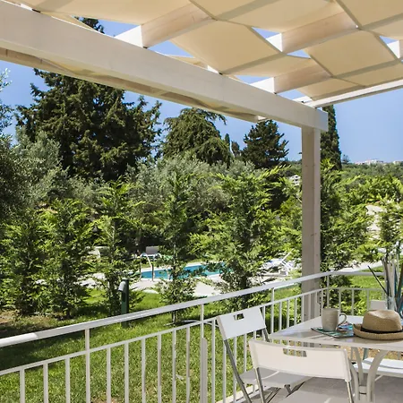 Cypress Garden 3*