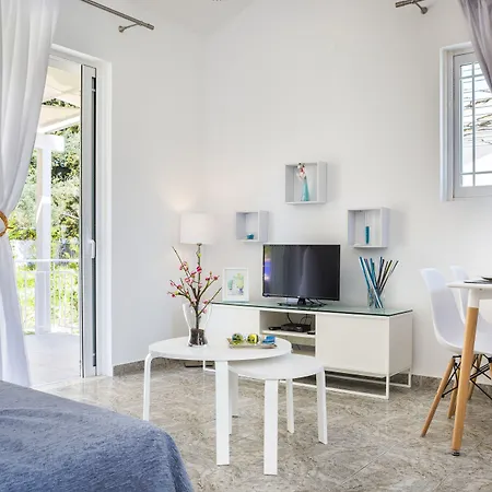 Cypress Garden Mousata