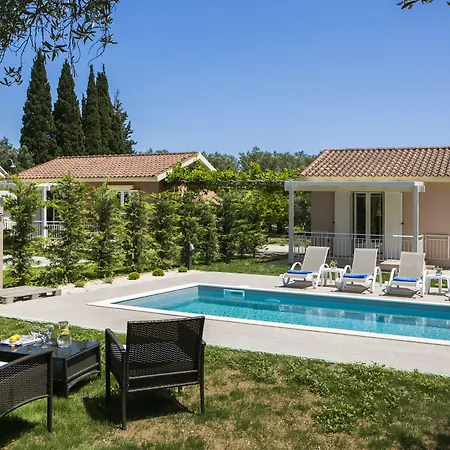 Cypress Garden Hotel Mousata