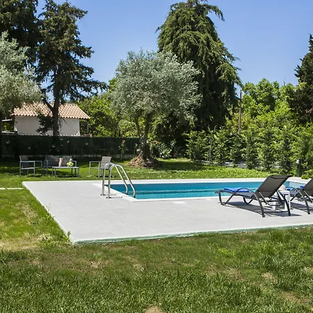 Hotel Cypress Garden Mousata