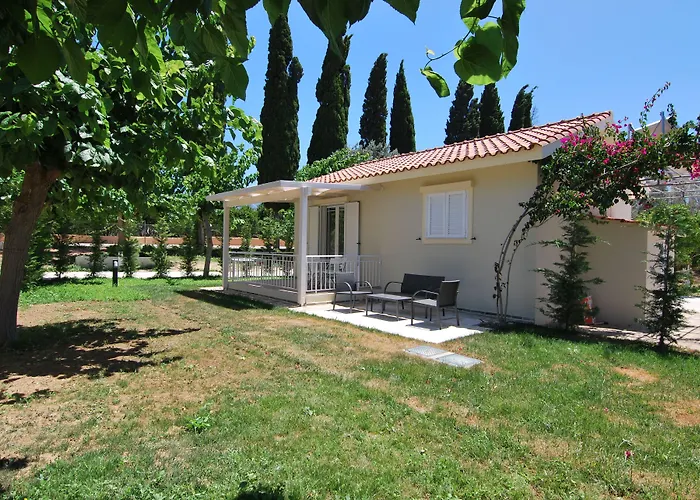 Cypress Garden 3* Mousata