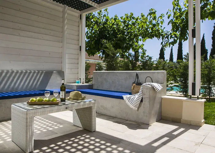 Hotel Cypress Garden Mousata