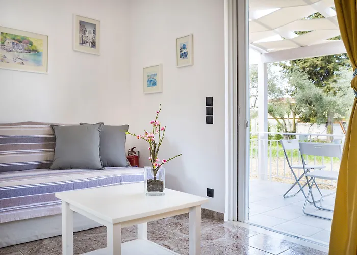 Hotel Cypress Garden Mousata