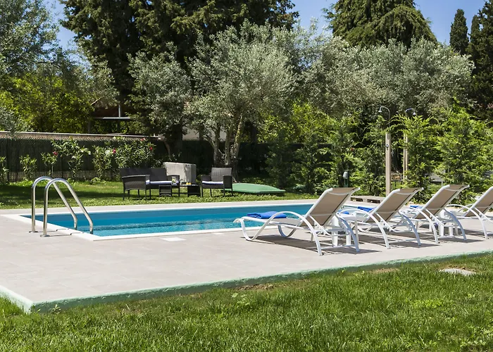 Cypress Garden Hotel