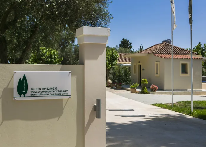 Cypress Garden Hotel 3*