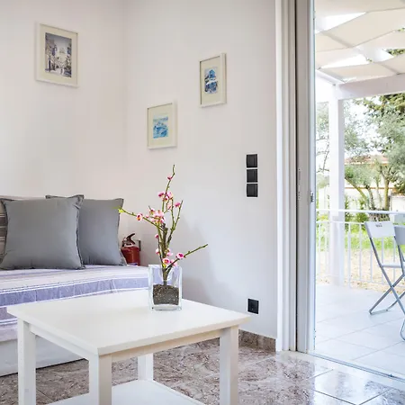 Hotel Cypress Garden Mousata